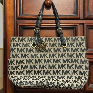 Micheal Kors Purse